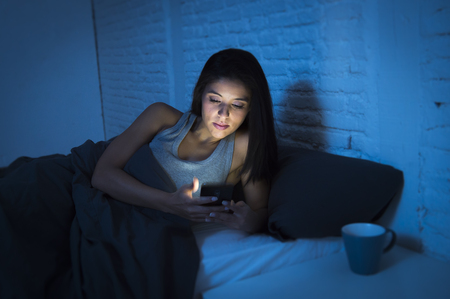 Schwarzes Girl Entspannt Sich Mit Ihrem Geliebten Schwarzes Girl Entspannt Sich Mit Ihrem Geliebten